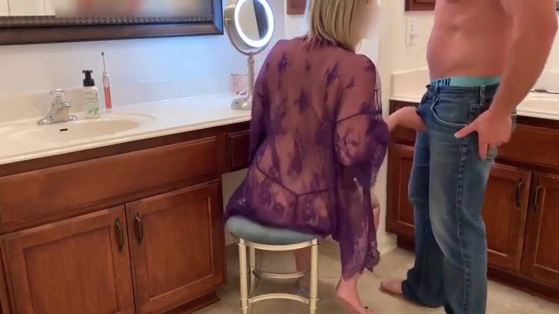 Coroa peituda muito safadinha pede pro enteado meter gostoso - Milf